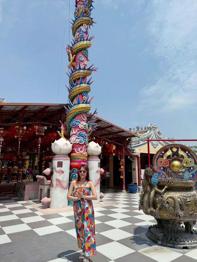 ไหว้ศาลหลักเมือง เที่ยวมังกรสวรรค์ ที่สุพรรณบุรี
