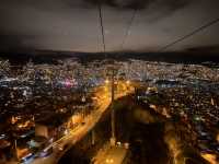【ラパスの夜景×Mi Teleférico】空を走る都市交通で、絶景の真上を旅する。