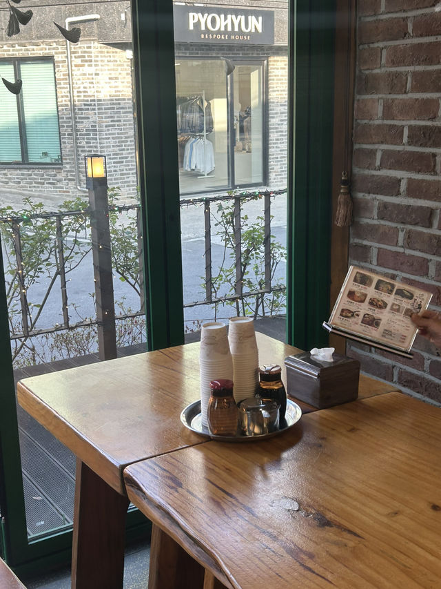 청주 수암골 언덕길 올라가다 만난 따뜻한 밥집 한 그릇🤍☀️