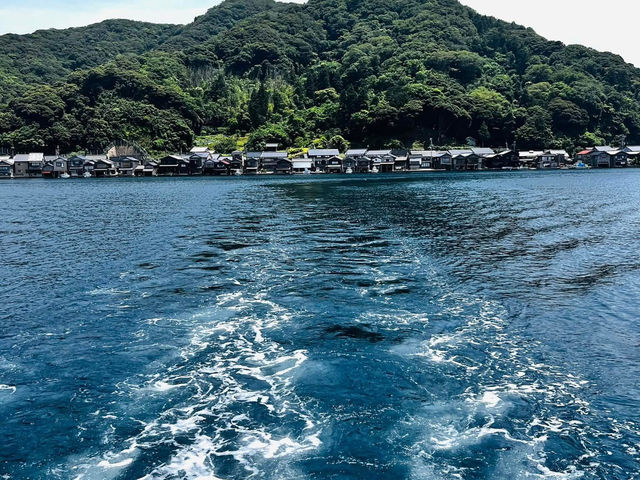往伊根灣の海上列車 赤松號