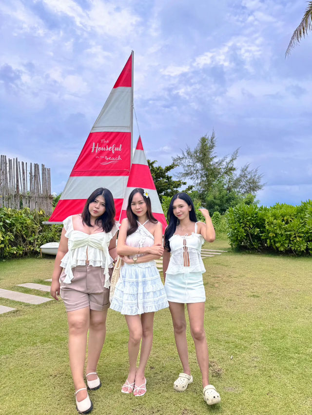 คาเฟ่เรือใบสีแดง ติดทะเล @Sea Horadee ⛵️🏝️