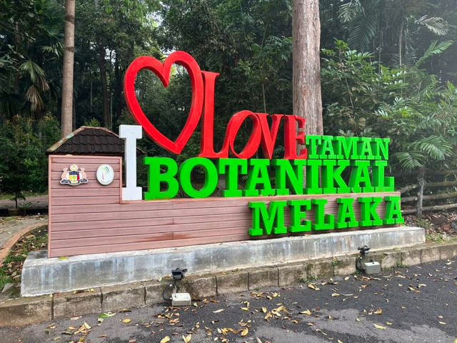 Malacca Botanical Garden & Bee Gallery – A Nature-Filled Side Trip