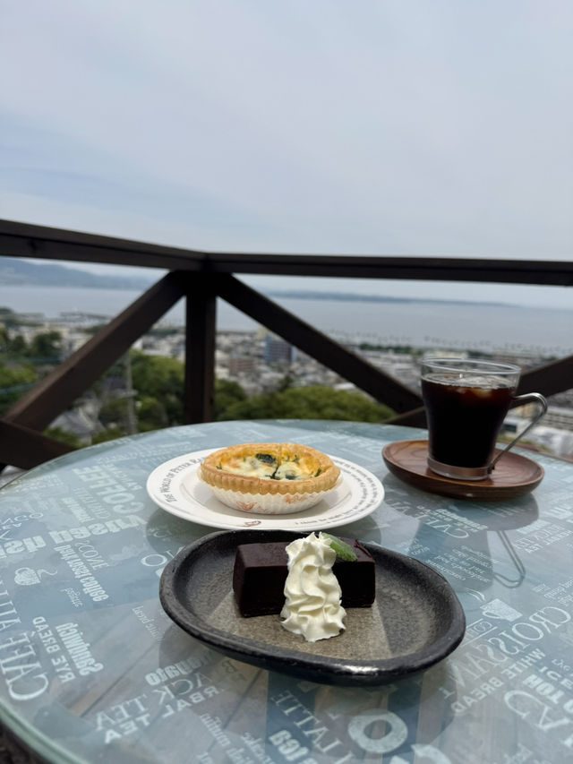【大分グルメ】別府湾と別府の街並みが一望できる丘の上のカフェ