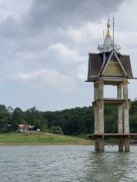ล่องเรือชมวัดจมน้ำ สังขระบุรี
