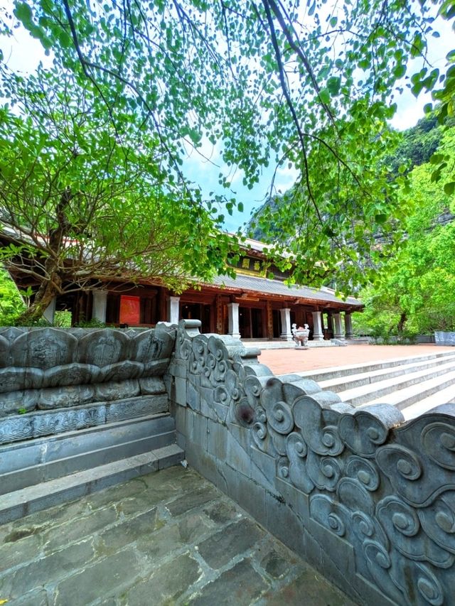 Temples and Caves, The better version of Halong Bay