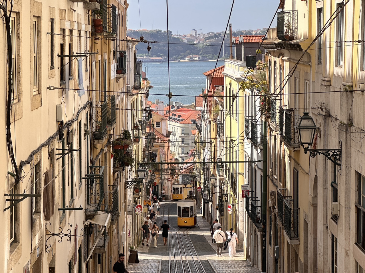 ポルトガル🇵🇹リスボン】発見のモニュメント | Trip.com サンタ