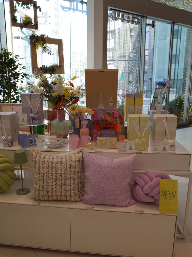 🏙️【青山】光と色に包まれた、旗艦店体験Francfranc 青山店