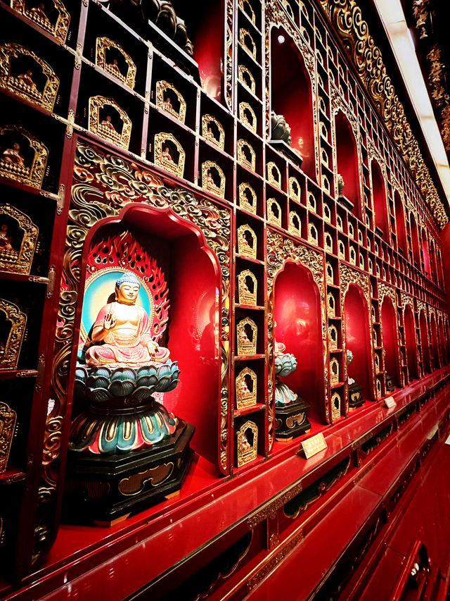 Sacred Serenity at the Buddha Tooth Relic Temple