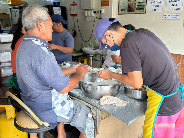 A Delightful Taste of Tradition at Putu Piring Melaka