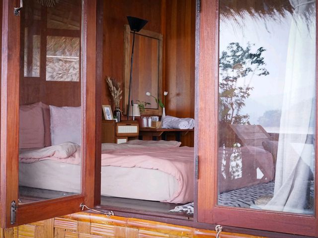 ที่พักสุดชิลในเมืองกาญจน์ Sweet Home Floating