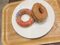 【埼玉/上尾🇯🇵】カラフルすぎるドーナツ🌈🍩 ジャックインザドーナツ