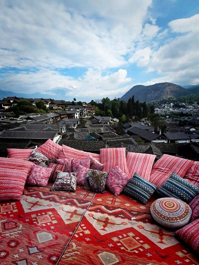 Dressed up and spend a day in lijiang ancient city