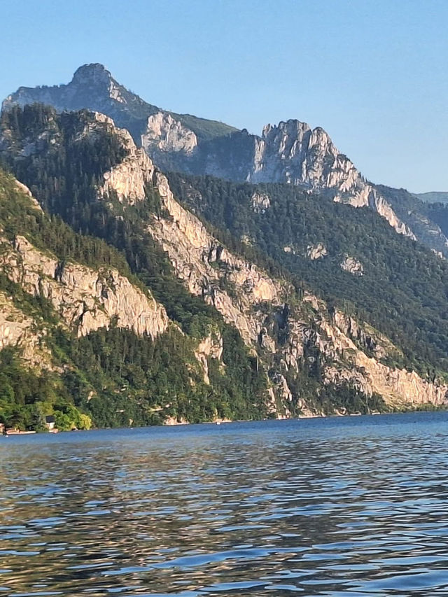 🌿 美しいヴェルター湖と歴史ある街並み、クラーゲンフルトで癒しの旅を✨