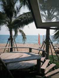She Sails Cafe & Beach Club: ความชิลล์ริมทะเล