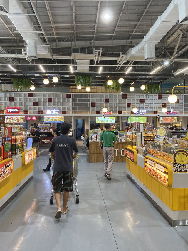 Food Avenue ฟู้ดคอร์ทโฉมใหม่ที่ Big C Place