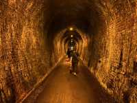 紐西蘭旅遊景點—🌌 Karangahake Tunnel｜走進礦工時代的時光隧道