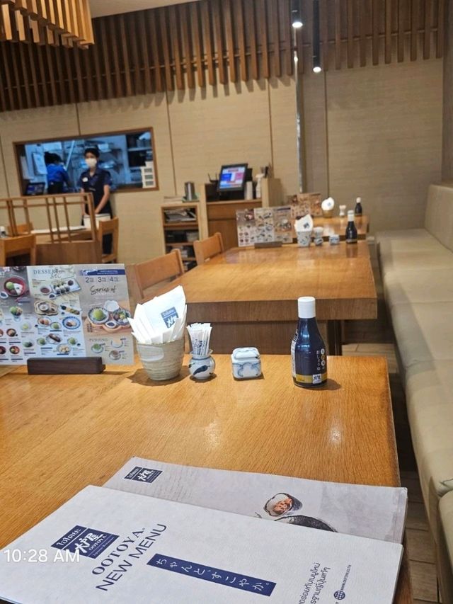 อิ่มแบบญี่ปุ่นแท้ ต้องแวะ Ootoya เซ็นทรัลชลบุรี 🍱