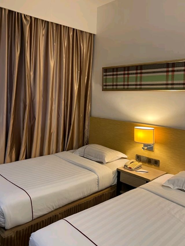 🏙️✨ Hotel Granada Johor Bahru – Stylish Stay in Bukit Indah’s Buzzing Zone! 💼🛏️