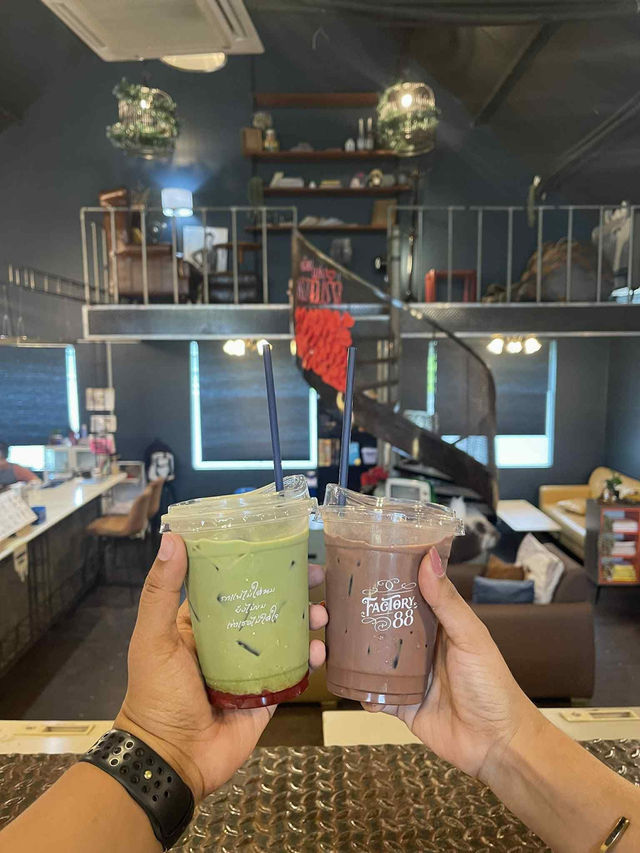 คาเฟ่ลับที่ชื่อ Factory 88 มา บอกเลยว่าเจ๋งมาก!