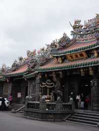 วัดกวนตู้ (Guandu Temple) วัดเก่าแก่ริมแม่น้ำ