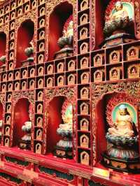 Discover the Buddha Tooth Relic Temple