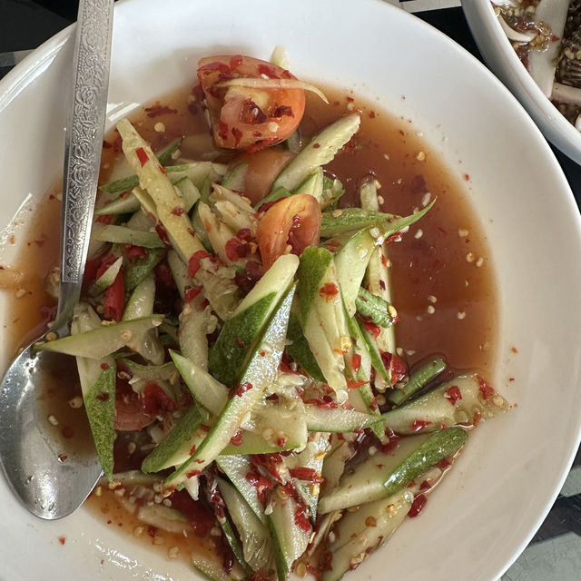ร้านส้มตำดอกทอง