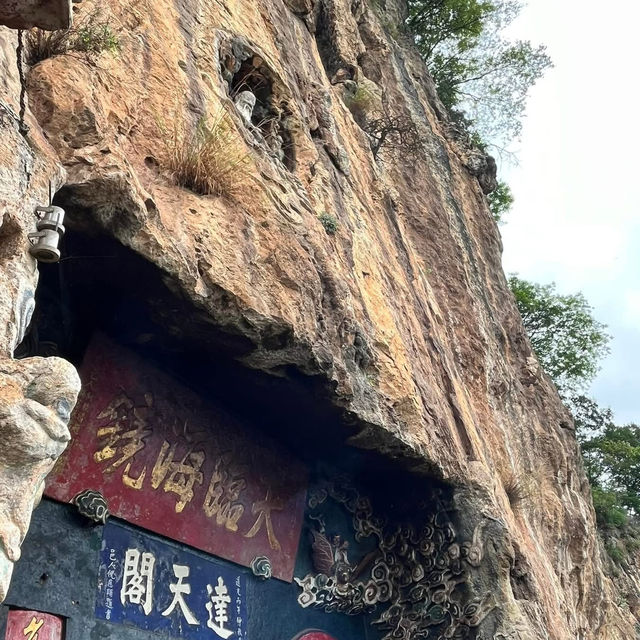 ⛰️✨ Dragon Gate at Western Hills (龙门, Longmen) – Kunming’s Cliffside Wonder!
