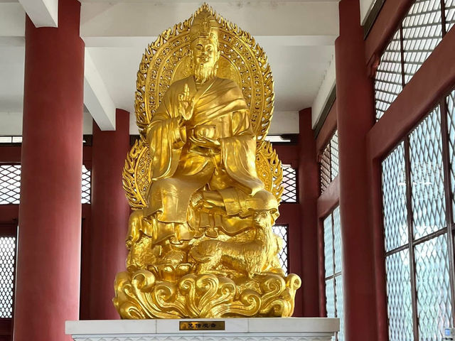 🏯☀️ Exploring the Majestic Three Pagodas of Dali (崇圣三塔)