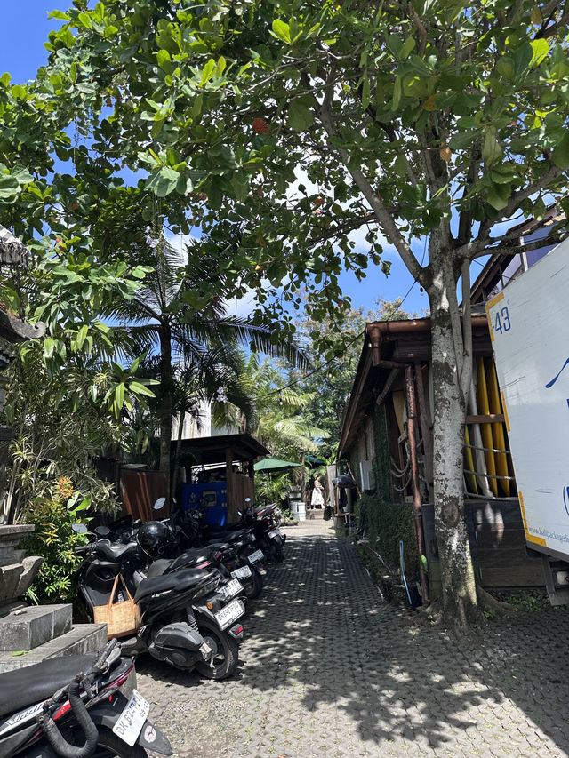 울루와뚜에서 서핑 후 쉬고 싶어서 들른 Drifter Cafe🏄‍♀️