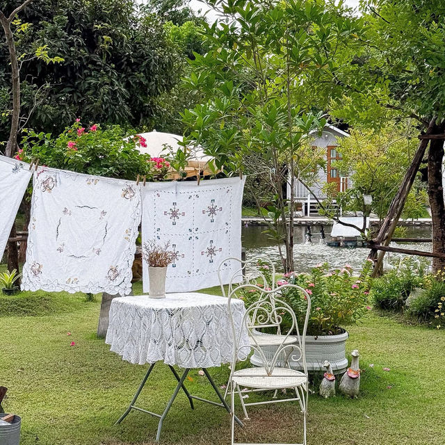 Thum Farm Cafe' - ธรรมฟาร์ม • Chonburi  🌳🏠🪵⛲️🌻