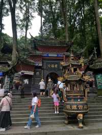 Qingchengshan Is Like Walking Into a Peaceful Kung Fu Movie