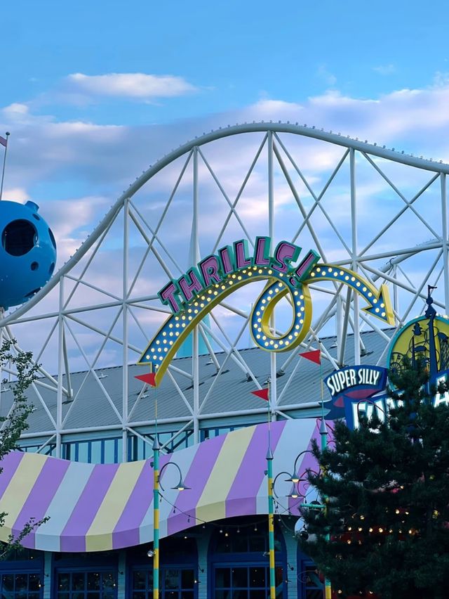 Cartoon Dreams on Parade: A Whirlwind of Color at Universal Beijing