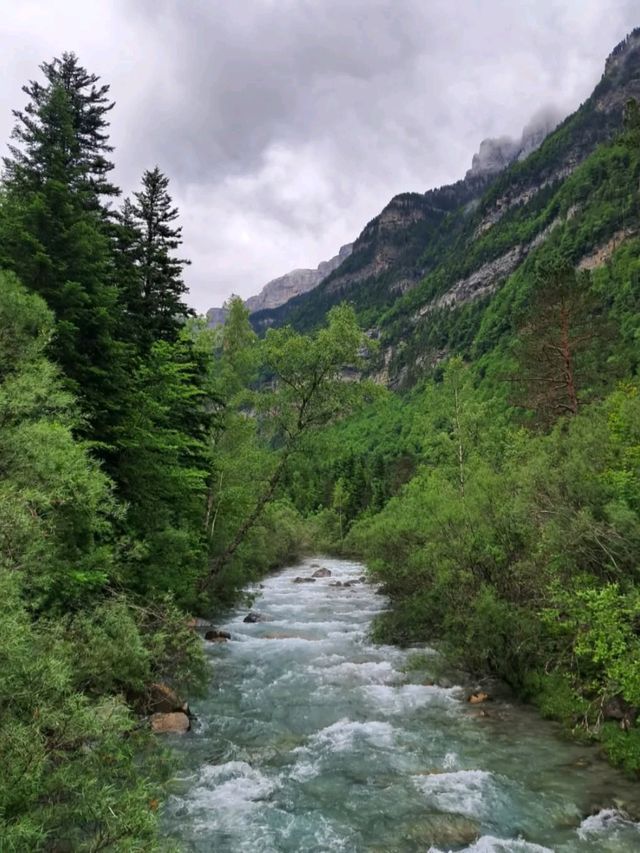 Waterfalls and Forest Feels on the Ruta a la Cola de Caballo