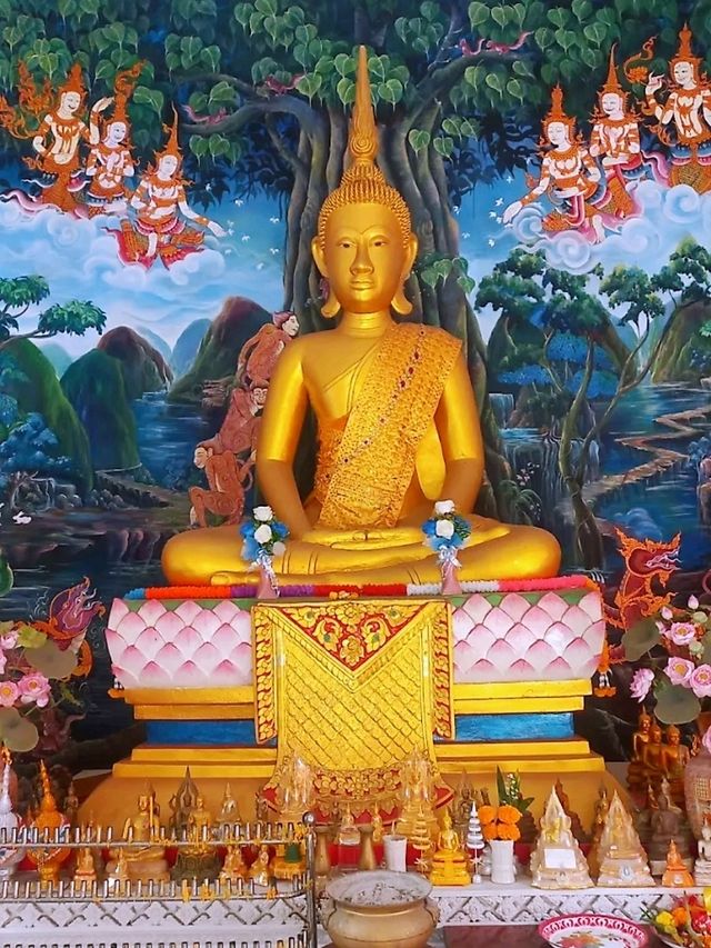ค้นหาอดีตและความศักดิ์สิทธิ์ที่วัดพลงช้างเผือก