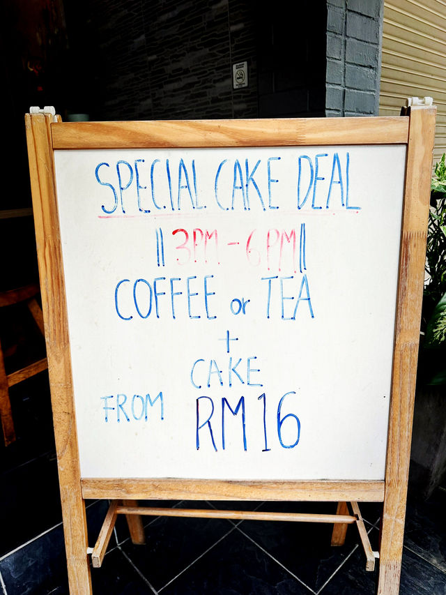 Chill Vibes and Great Brews at Good Blue Men, Petaling Jaya