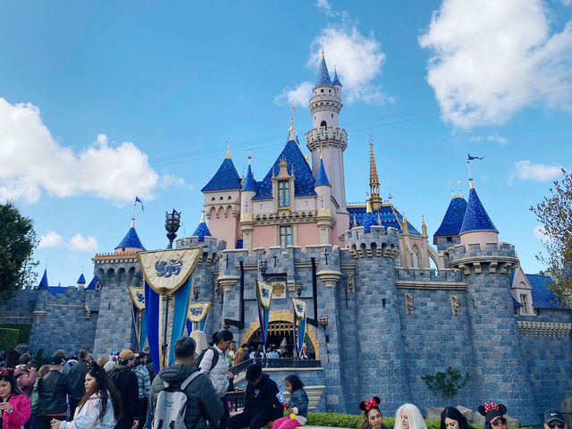 🇺🇸👑 加州夢幻之旅:探索全球首座迪士尼樂園的魔法✨🏰 🇺🇸👑 加州夢幻之旅:探索全球首座迪士尼樂園的魔法✨🏰