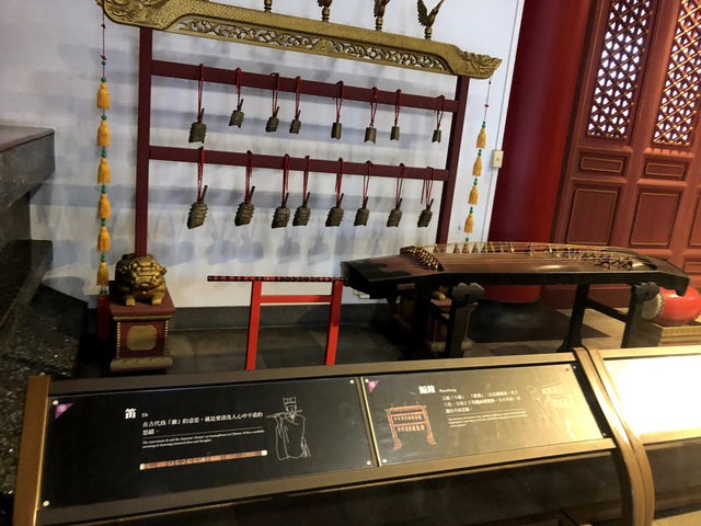 🏯【高雄秘境】左營孔廟 × 蓮池潭湖景—台灣最大孔廟的文化散心之旅 🏯【高雄秘境】左營孔廟 × 蓮池潭湖景—台灣最大孔廟的文化散心之旅
