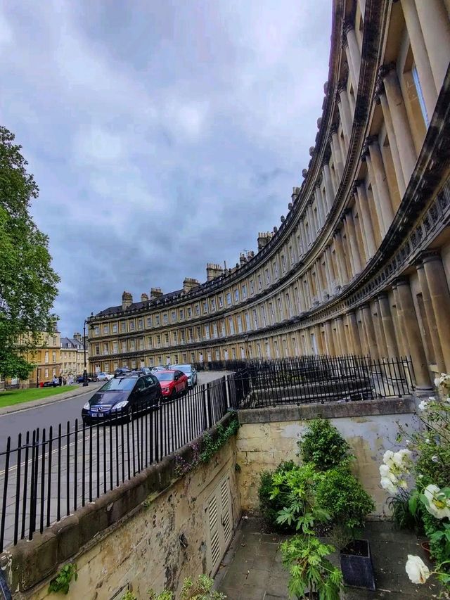 The Royal Crescent – Bath’s Iconic Landmark 🌟