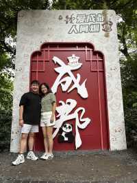 Chengdu Travel Diary: From Old Charm to Modern Glam 🐼🎋🧋🚂🍛