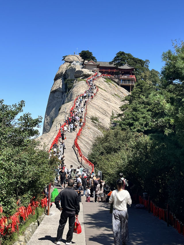 ⛰ How to Conquer Huashan (华山) — Choosing Your Route