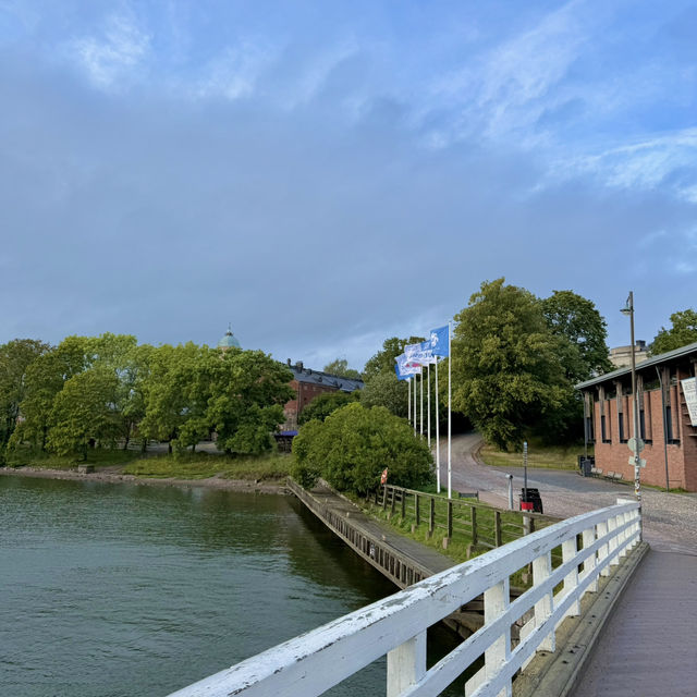 🇫🇮ヘルシンキの海中宝島、歴史と冒険の楽園！ 🏰✨