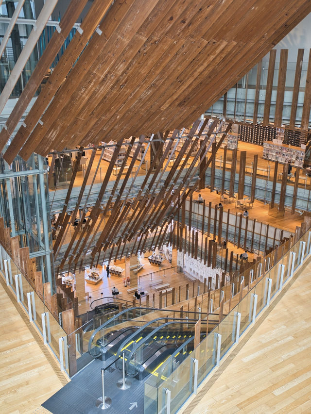 【建築美体験】観光攻略付き‼️隈研吾建築✨ガラス張りの空間で知的好奇心を刺激する💡 