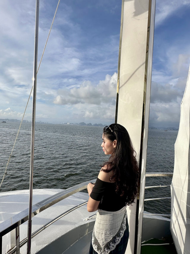 My Halong Bay Cruising Experience – A Must-Do in Vietnam 🇻🇳✨