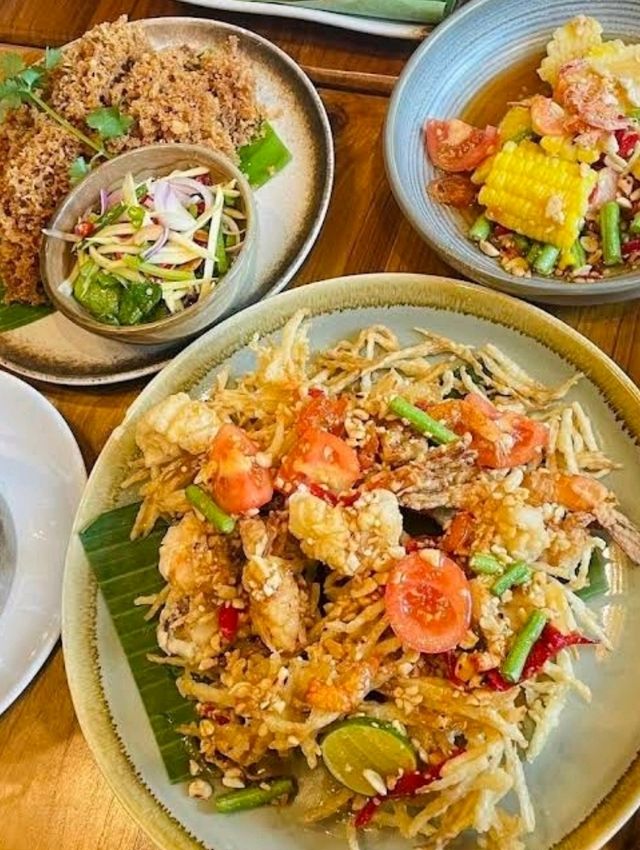 ครัวข้างเริน (Krua Khang Rern)