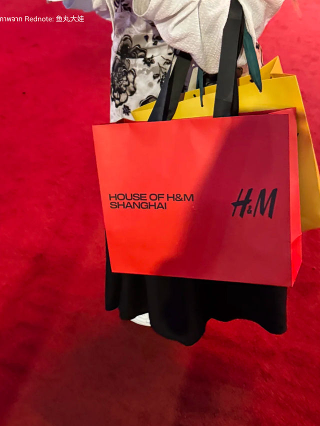 9 ร้านวัยรุ่น จัดเต็มเสื้อผ้าและของฝากเซี่ยงไฮ้ 🛍️