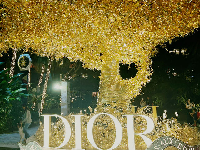 🎄 Ayala Triangle Gardens｜馬尼拉最夢幻的聖誕燈海