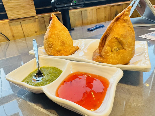 🍛 Where Curry Meets Comfort: Discover Naan Curry’s Indian Magic!