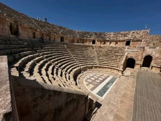 ย้อนเวลากลับไปในเมืองเจราช