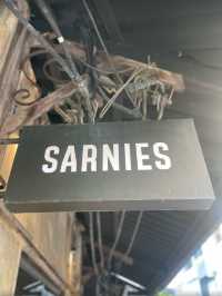 Sarnies Bangkok เคาเฟ่สไตล์วินเทจที่มีบรรยากาศดี