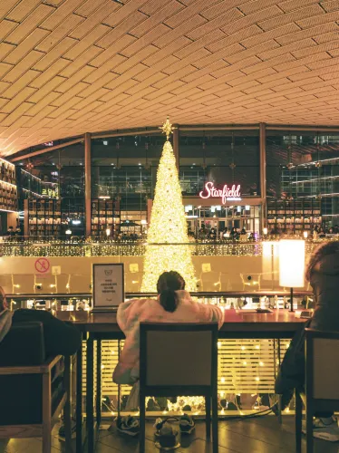 서울 도심에서 만나는 낭만가득 크리스마스 트리 “별마당도서관”🎄